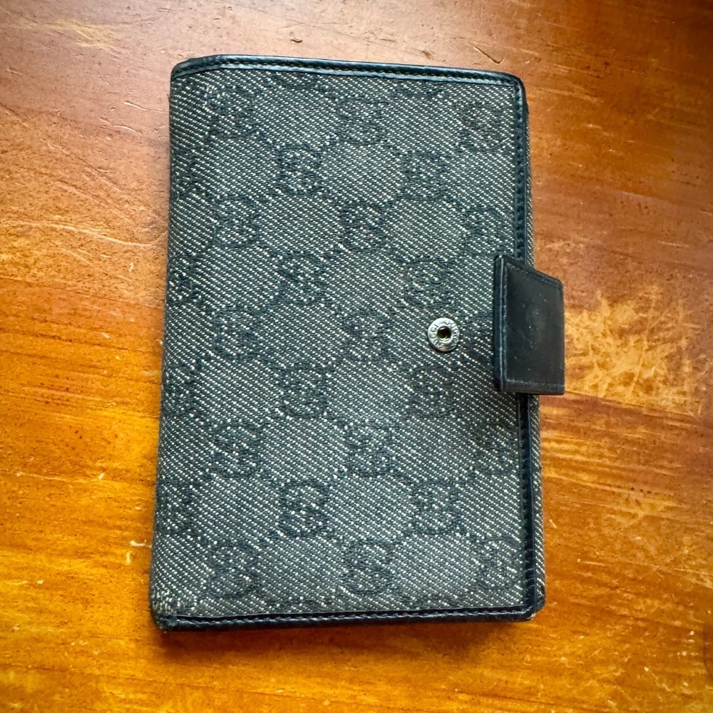 Gucci Vintage Bi-fold Wallet Gray & Black Monogram Canvas & Leather - Picture 7 of 14